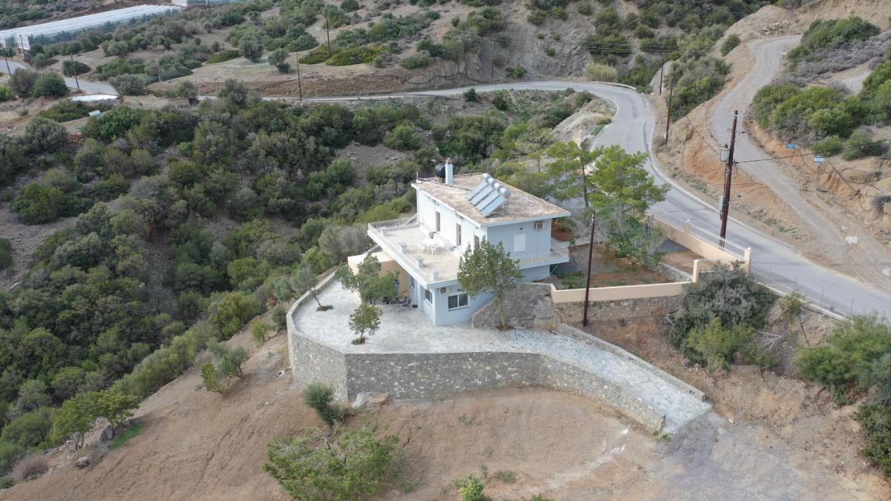 Skouros *